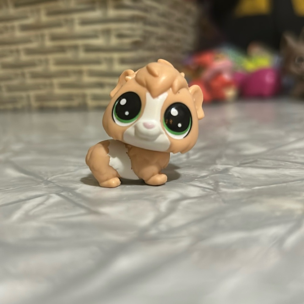 Littlest Pet Shop Mini Guinsy Pigson